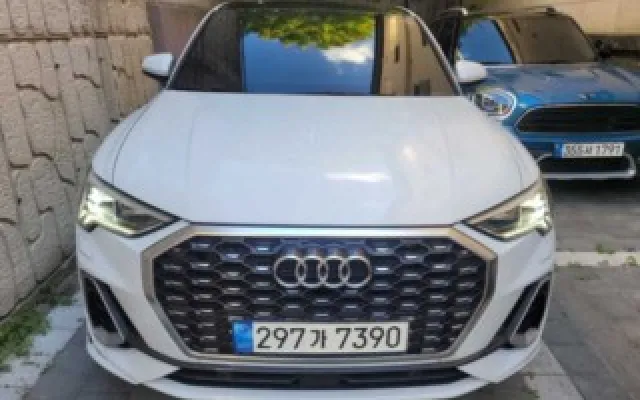 수원수입중고차직거래사이트 Q3 (F3) 35 TDI 스포트백 프리미엄 매물 사진 4 - 2022/10 42,300km