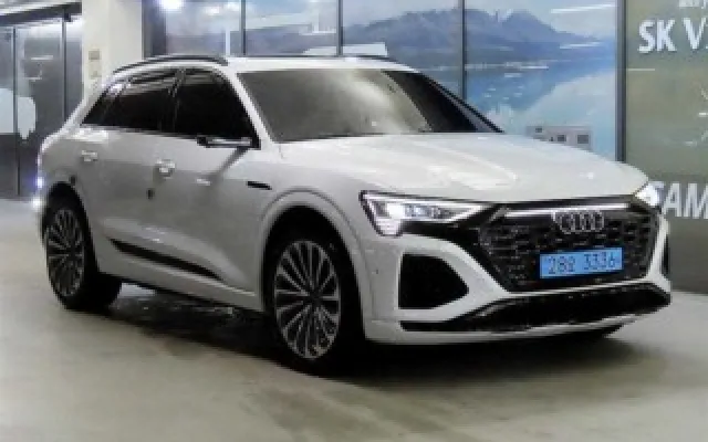 수원수입중고차직거래사이트 Q8 e-트론 55 콰트로 프리미엄 매물 사진 7 - 2025/04 13,338km