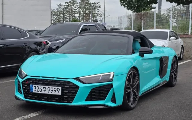 수원수입중고차직거래사이트 R8 (4S) 5.2 V10 퍼포먼스 스파이더 매물 사진 5 - 2022/04 25,941km