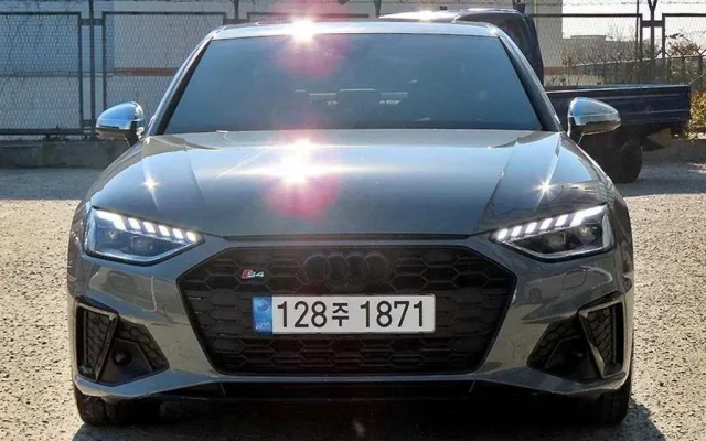 수원수입중고차직거래사이트 S4 (B9) 3.0 TFSI 콰트로 매물 사진 13 - 2022/03 53,331km